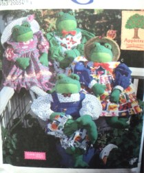 7542 30'' BIG FROGS, PANTS,  TOPS, HAT APPLE TREE PATTERN